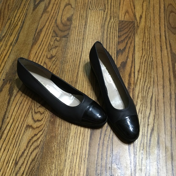 Salvatore Ferragamo Shoes - Salvatore Ferragamo classic flats size 10.5